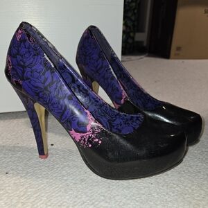 Purple, black, & lil bit of pink skull & rose platform high heel shoes - Size 8
